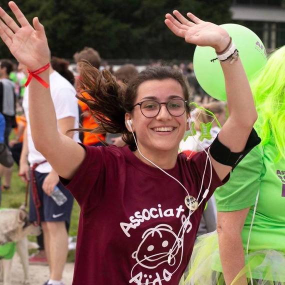 Claire brode pour Aïda